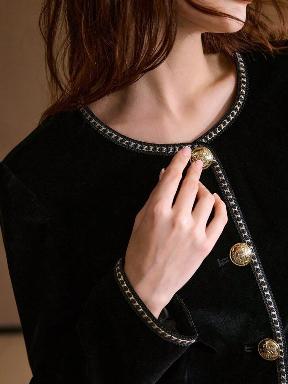 Black Elegant Women's Velvet Contrast Binding Jacket - Picture 4 of 6